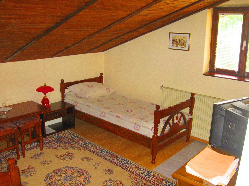 Amfora Rooms Caribrod Dimitrovgrad Phòng bức ảnh
