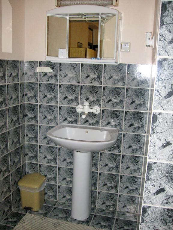 Amfora Rooms Caribrod Dimitrovgrad Phòng bức ảnh