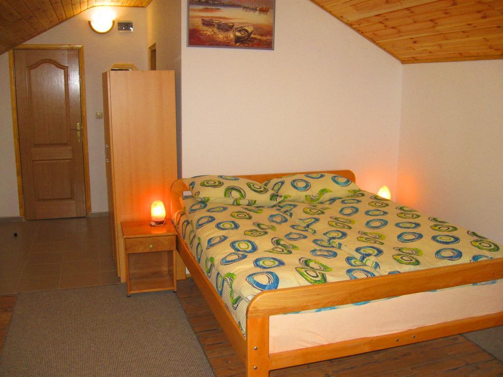 Amfora Rooms Caribrod Dimitrovgrad Phòng bức ảnh