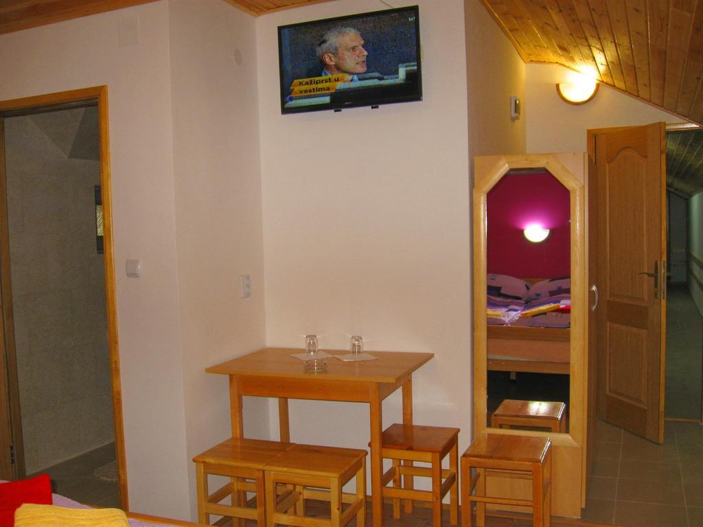 Amfora Rooms Caribrod Dimitrovgrad Ngoại thất bức ảnh